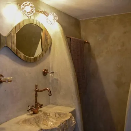 Melatio Old Castle Apartment *