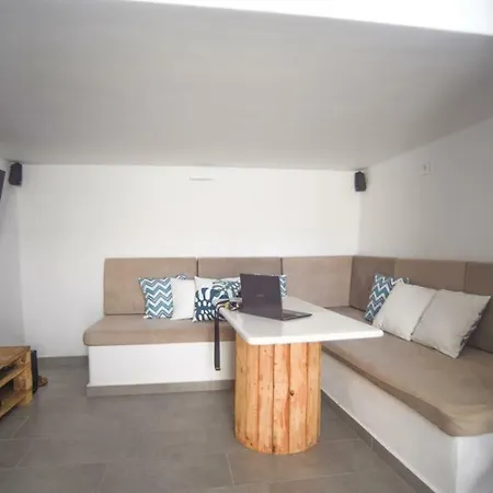 Apartment Melatio Old Castle Naxos City